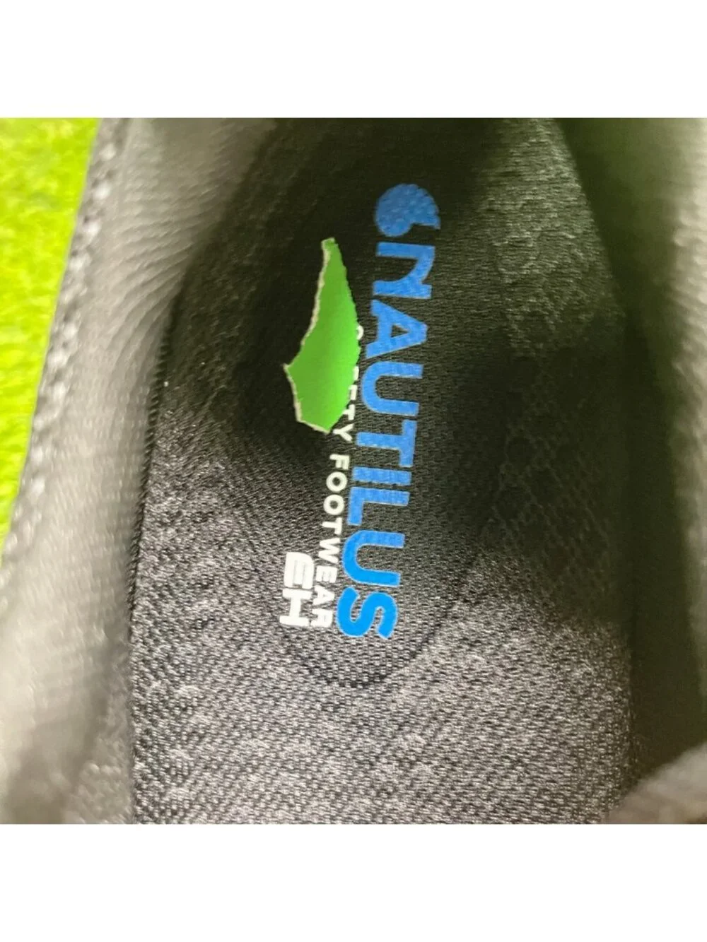 Nautilus Springwater Mens Size 11EE Black Gray Carbon Toe Safety Work Shoes
